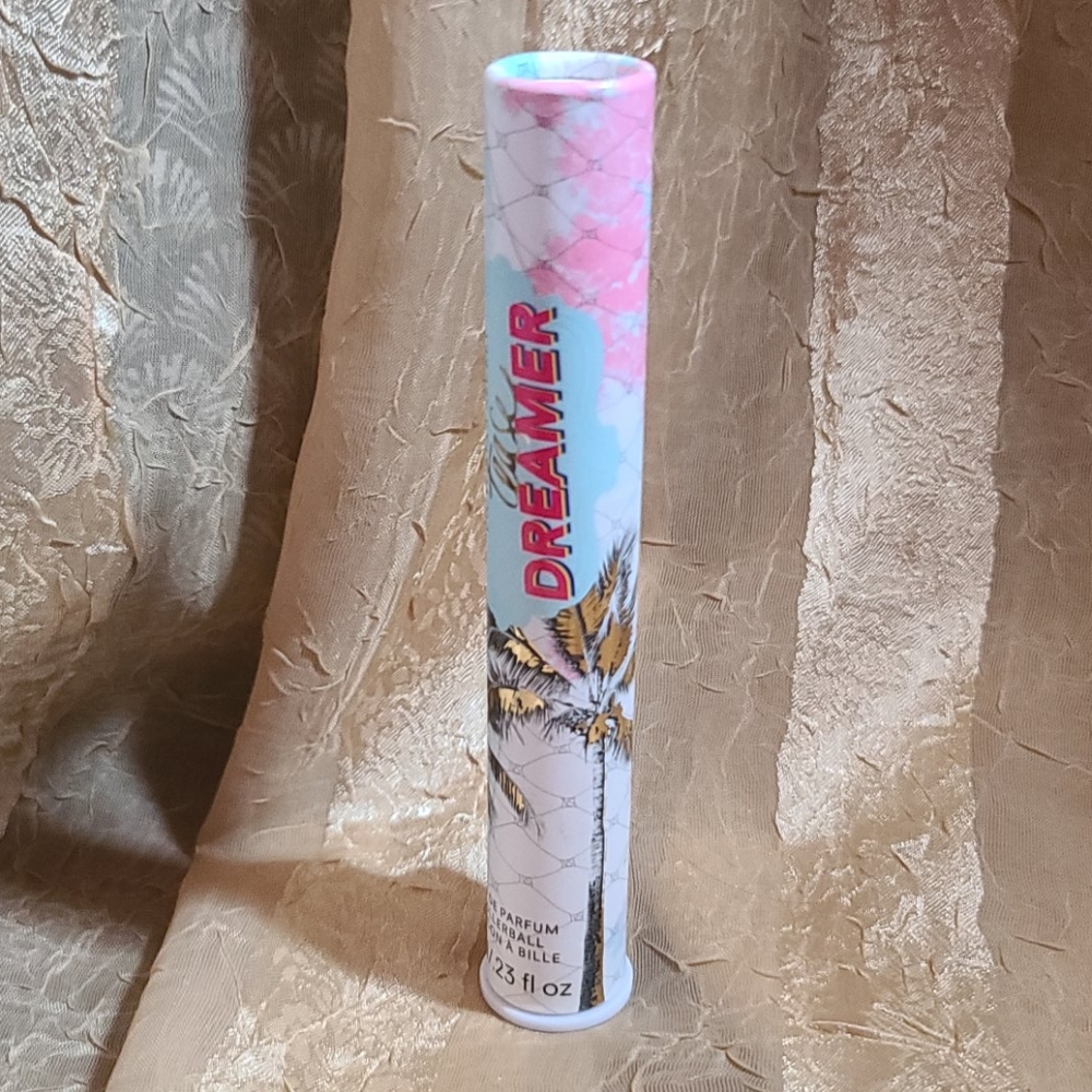NWT Victoria secret rollerball perfume. (#A0017).